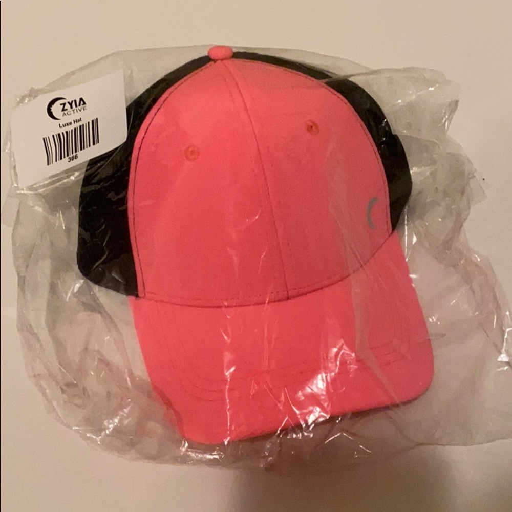 ZYIA hat